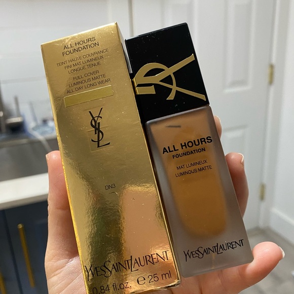 Charlotte Tilbury, YSL, Guerlain, Sisley foundations - Picture 6 of 8